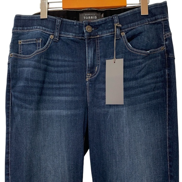 Torrid Jeans Womens 16T TALL Bombshell Skinny Blue New - Picture 2 of 8